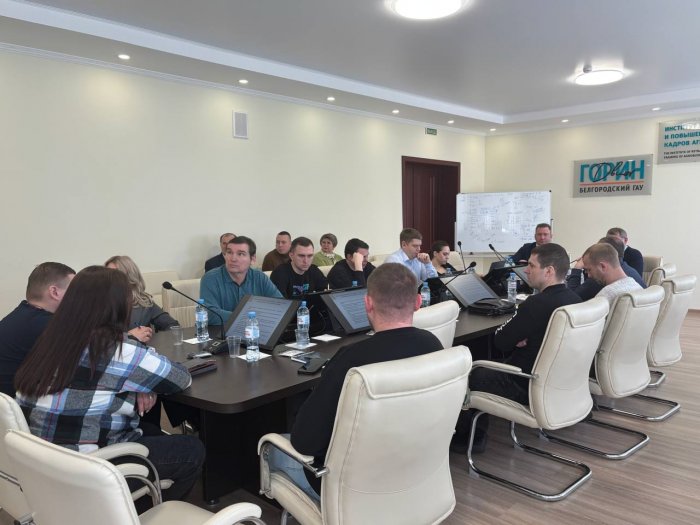 Под руководством директора ИПКА Белгородского ГАУ Александра Владимировича Косова прошел третий день обучения компании "Русагро-Инвест" по программе "Тенденции и современные проблемы в агрономии".