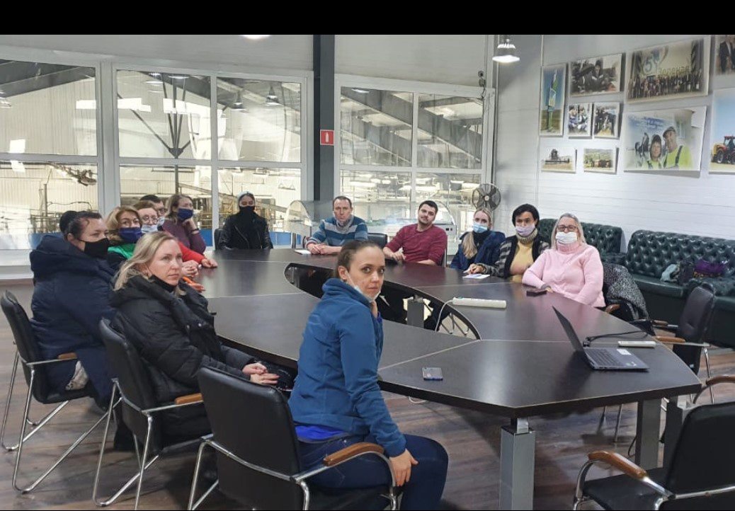 Преподаватели аграрного университета прошли стажировку в АПХ «Зелёная Долина»