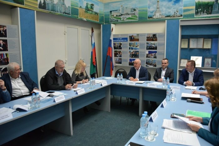 17 апреля Александр Владимирович Косов - директор ИПКА Белгородский ГАУ, председатель РО ВОД «Отцы России» в Белгородской области, член Общественной палаты Белгородской области принял участие в заседании Совета ТПП Белгородской области