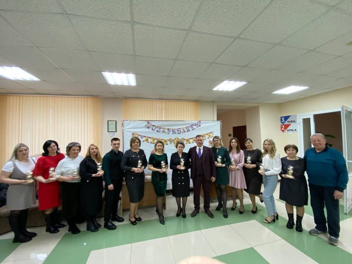 С праздником весны, дорогие женщины!
