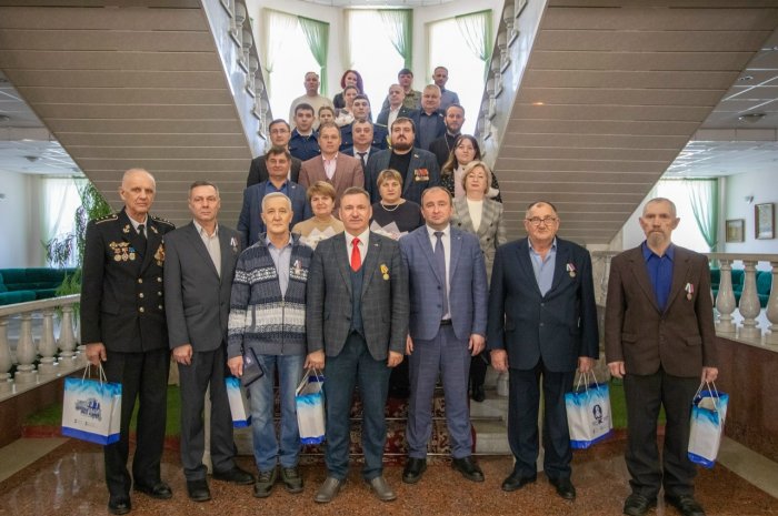 В одном из самых священных мест Белгородчины — в Музее-заповеднике «Прохоровское поле» — состоялась торжественная церемония награждения медалью общественного признания «Отец Солдата». Это третье ратное поле России, политое кровью героев Великой Отечествен