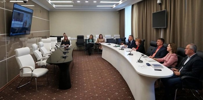 Александр Владимирович Косов - директор ИПКА Белгородского ГАУ принял участие в совещании в формате ВКС по инициативе проректора по учебной работе Натальи Ивановны Клостер ФГБОУ ВО Белгородский ГАУ совместно с представителем ФГБНУ фНЦ ВНИИ сои Натальей Юр
