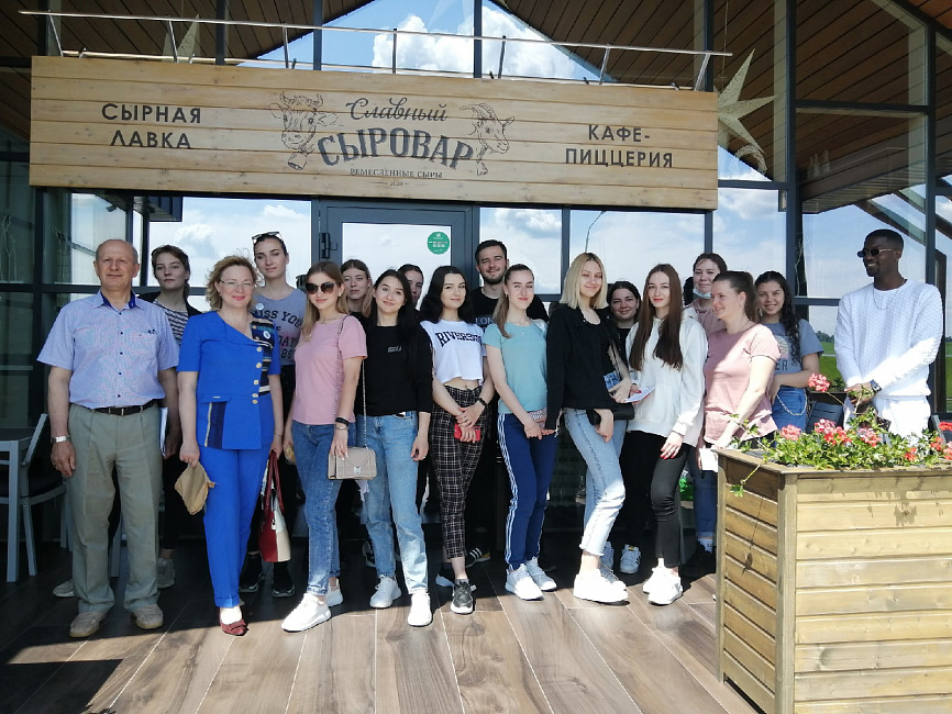 Выездное практическое занятие студентов экономического факультета на базе АПХ «Зеленая долина»