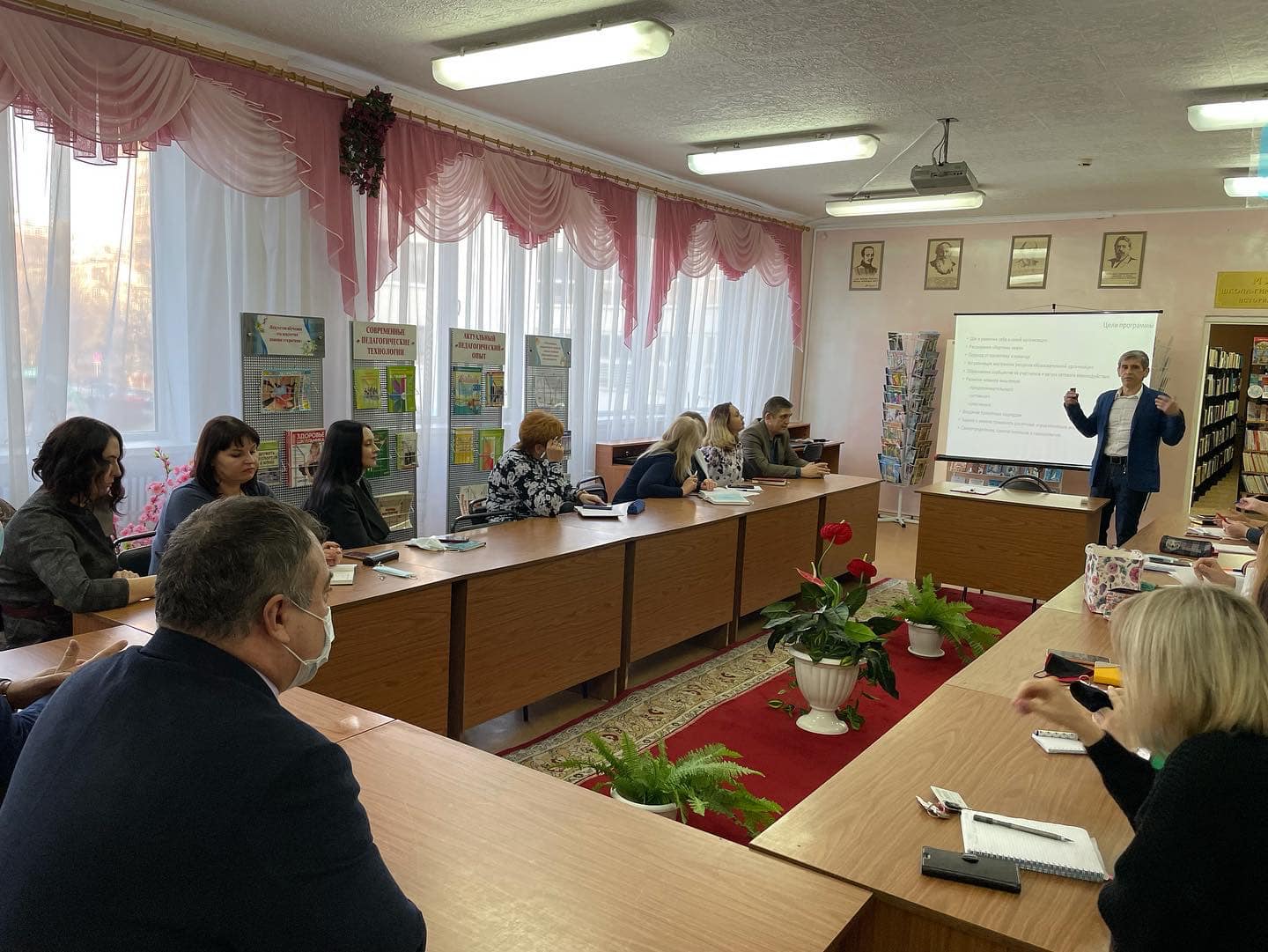 В Шуховском Лицее продолжилось очное обучение учителей по программе профессиональной переподготовки педагогических работников «Менеджмент в образовании».