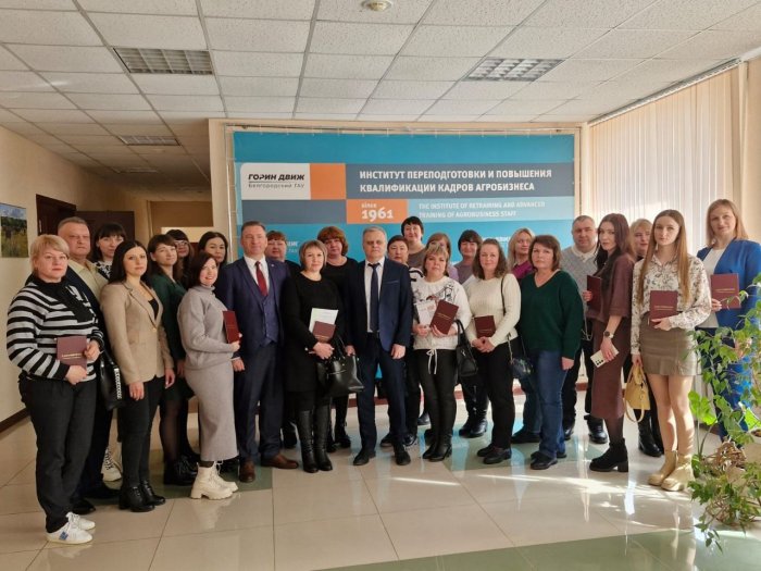 6 МАРТА 2025 ГОДА НА БАЗЕ ИПКА БЕЛГОРОДСКОГО ГАУ ПОД РУКОВОДСТВОМ ДИРЕКТОРА АЛЕКСАНДРА ВЛАДИМИРОВИЧА КОСОВА УСПЕШНО ЗАВЕРШИЛОСЬ ОБУЧЕНИЕ СПЕЦИАЛИСТОВ ВЕТЕРИНАРНОЙ СЛУЖБЫ УПРАВЛЕНИЯ ВЕТЕРИНАРИИ БЕЛГОРОДСКОЙ ОБЛАСТИ ПО ПРОГРАММЕ ПОВЫШЕНИЯ КВАЛИФИКАЦИИ «РАДИ