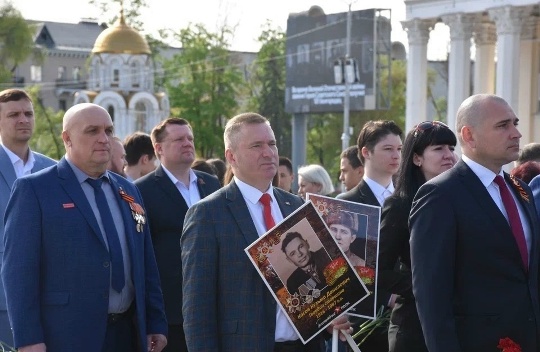 В день празднования Великой Победы нашего государства над немецко-фашистской Германией, Александр Владимирович Косов - директор ИПКА Белгородский ГАУ, председатель РО ВОД «Отцы России» в Белгородской области с коллегами-однопартийцами возложили цветы к ве