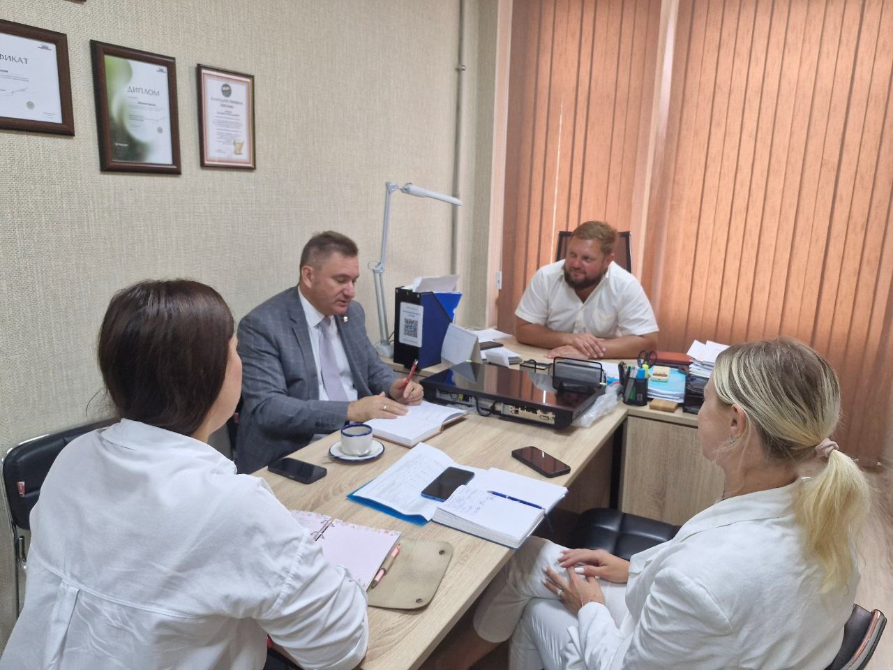 Александр Косов Владимирович Косов) - директор ИПКА Белгородский ГАУ провел рабочую встречу с директором ОГАУ "Белгородский центр туризма" Евгением Геннадьевичем Ершовым. Александр Косов Владимирович Косов) - директор ИПКА Белгородский ГАУ провел рабочую встречу с директором ОГАУ "Белгородский центр туризма" Евгением Геннадьевичем Ершовым.
