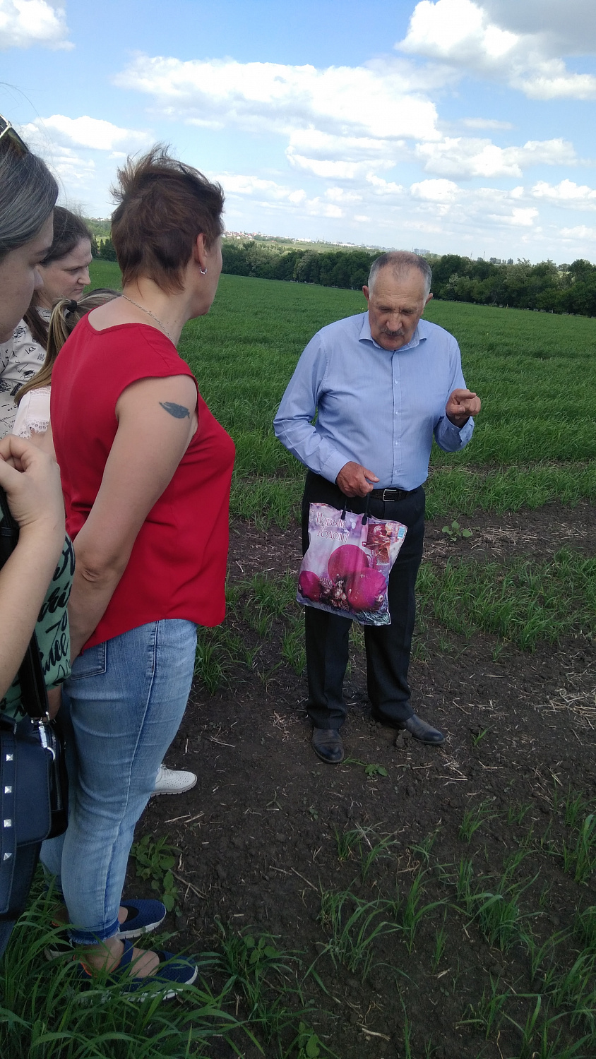 8 июня 2022 года слушатели курсов повышения квалификации приняли участие в видеоконференции с Федеральным научным центром кормопроизводства и агроэкологии имени В.Р. Вильямса (Московская обл.) 
